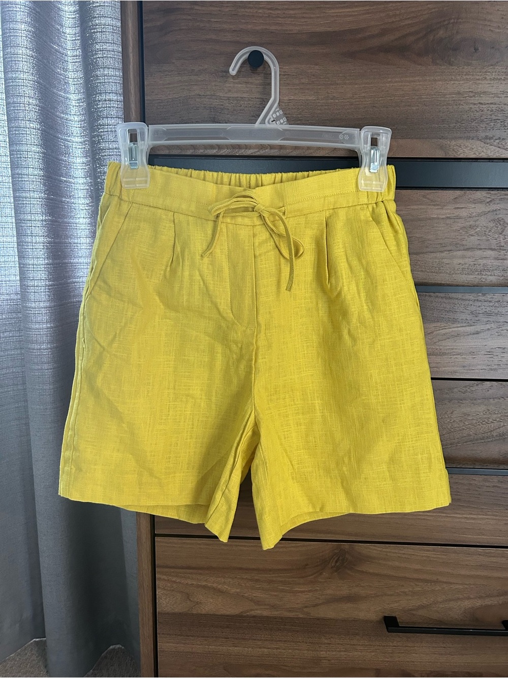 RW&CO. Yellow Linen-Blend Drawstring Shorts - Picture 4 of 8